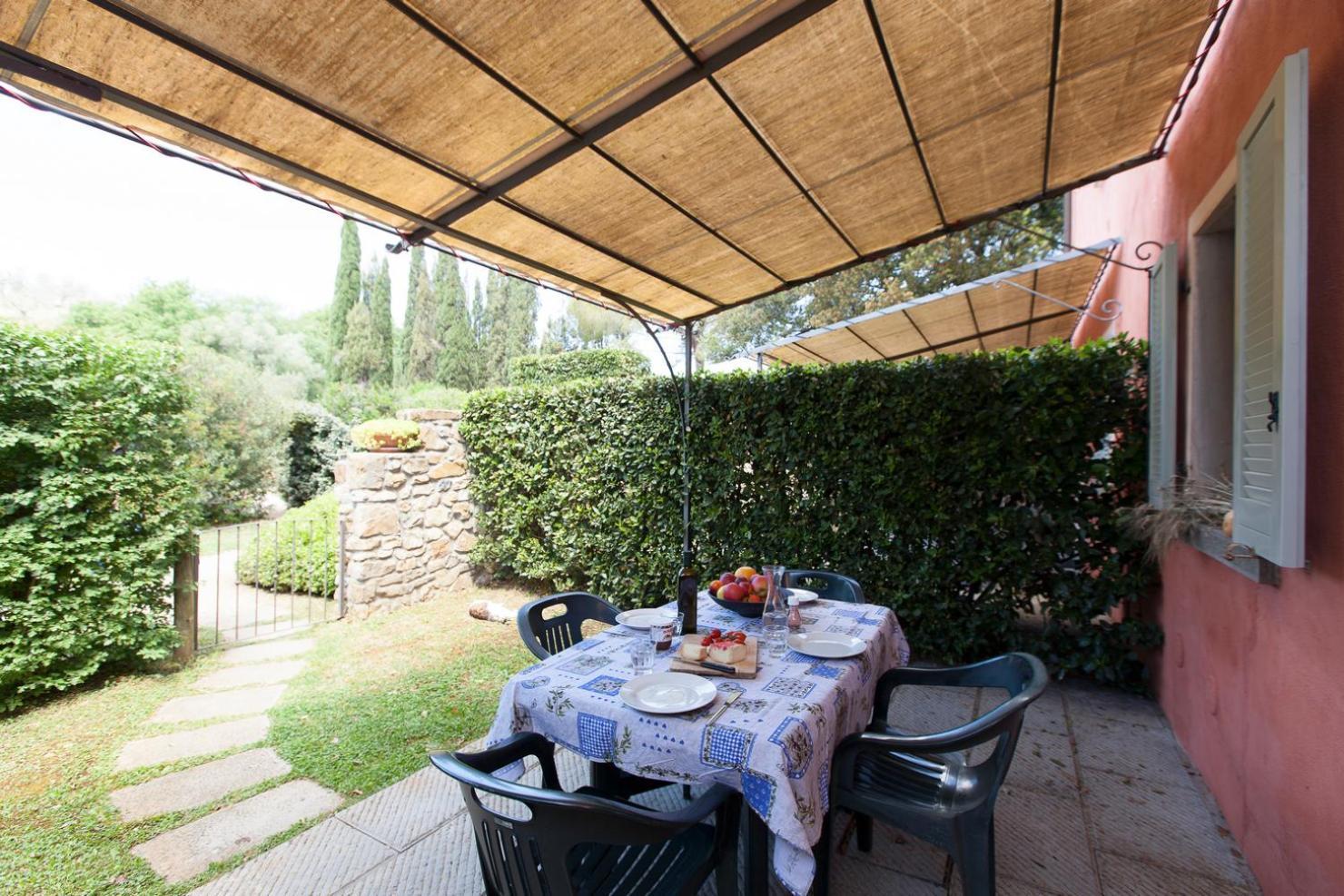 Agriturismo Bio Podere Doganelle Giuncarico Ngoại thất bức ảnh